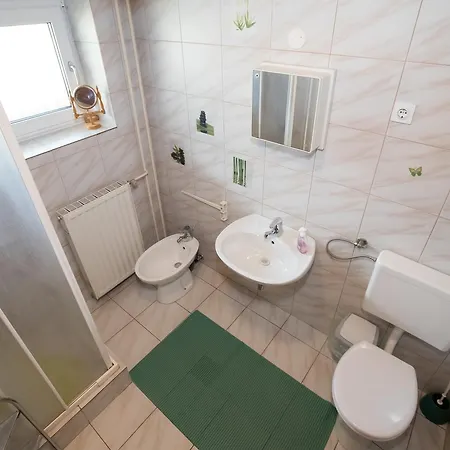 Apartmaji Verica Ceklin *